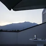 Path House - Etna & Sea View 4* 里波斯托