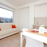 Path House - Etna & Sea View 公寓式酒店 里波斯托