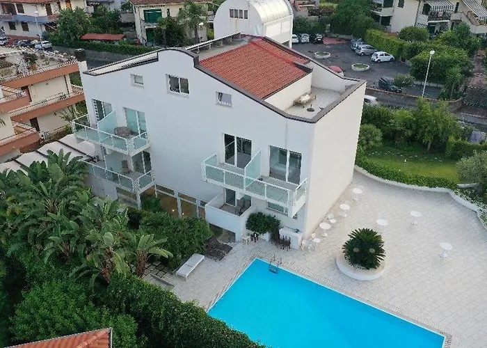 מלון דירות Path House - Etna & Sea View ריפוסטו