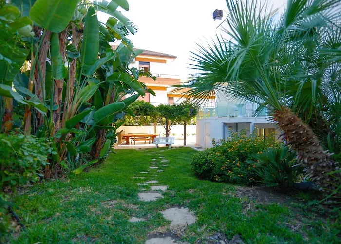 Path House - Etna & Sea View מלון דירות 4*