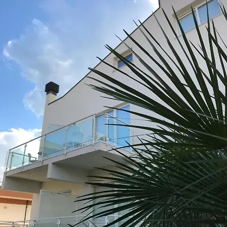 Path House By Wonderful Italy