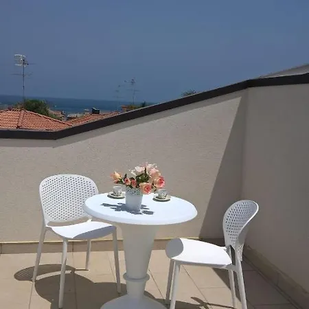 Aparthotel Path House - Etna & Sea View Riposto