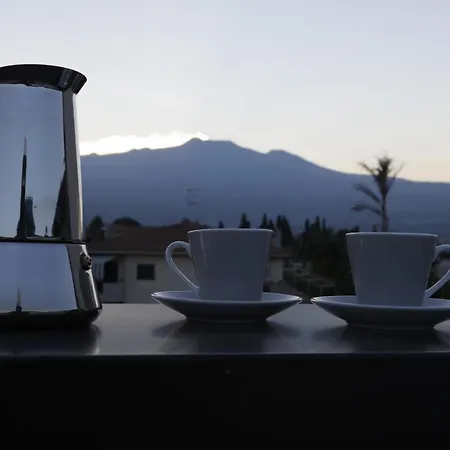 Path House - Etna & Sea View Aparthotel Riposto